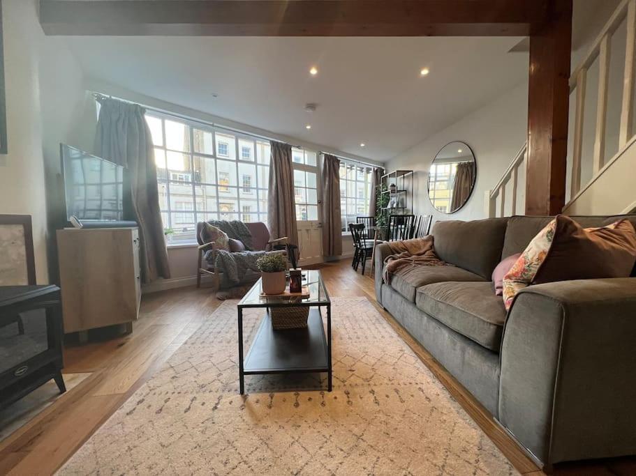 Quirky 3 Bedroom Town House In Clifton, ブリストル エクステリア 写真